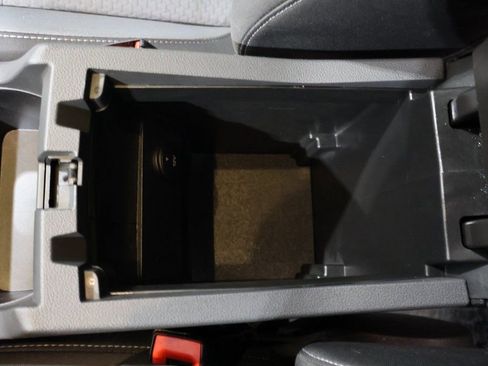 Used 2017 Ford Escape SE image 29