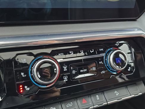 Used 2024 GMC Sierra 2500 Denali Ultimate image 17