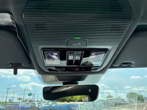 New 2026 Volkswagen Tiguan SE R-Line AWD/4WD image 16