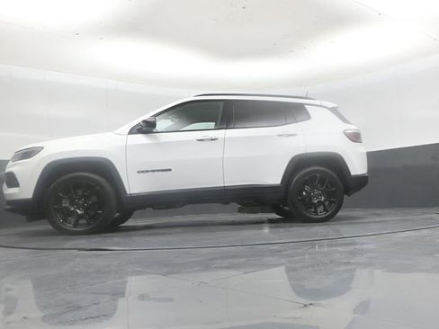 Used 2025 Jeep Compass Latitude w/ Altitude Special Edition AWD/4WD image 43
