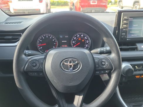 Used 2020 Toyota RAV4 LE FWD image 23