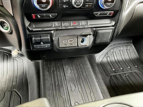 Used 2022 GMC Sierra 2500 SLE w/ SLE Convenience Package AWD/4WD image 16