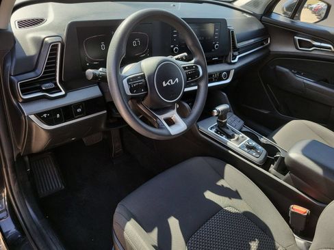 Used 2023 Kia Sportage LX FWD image 10