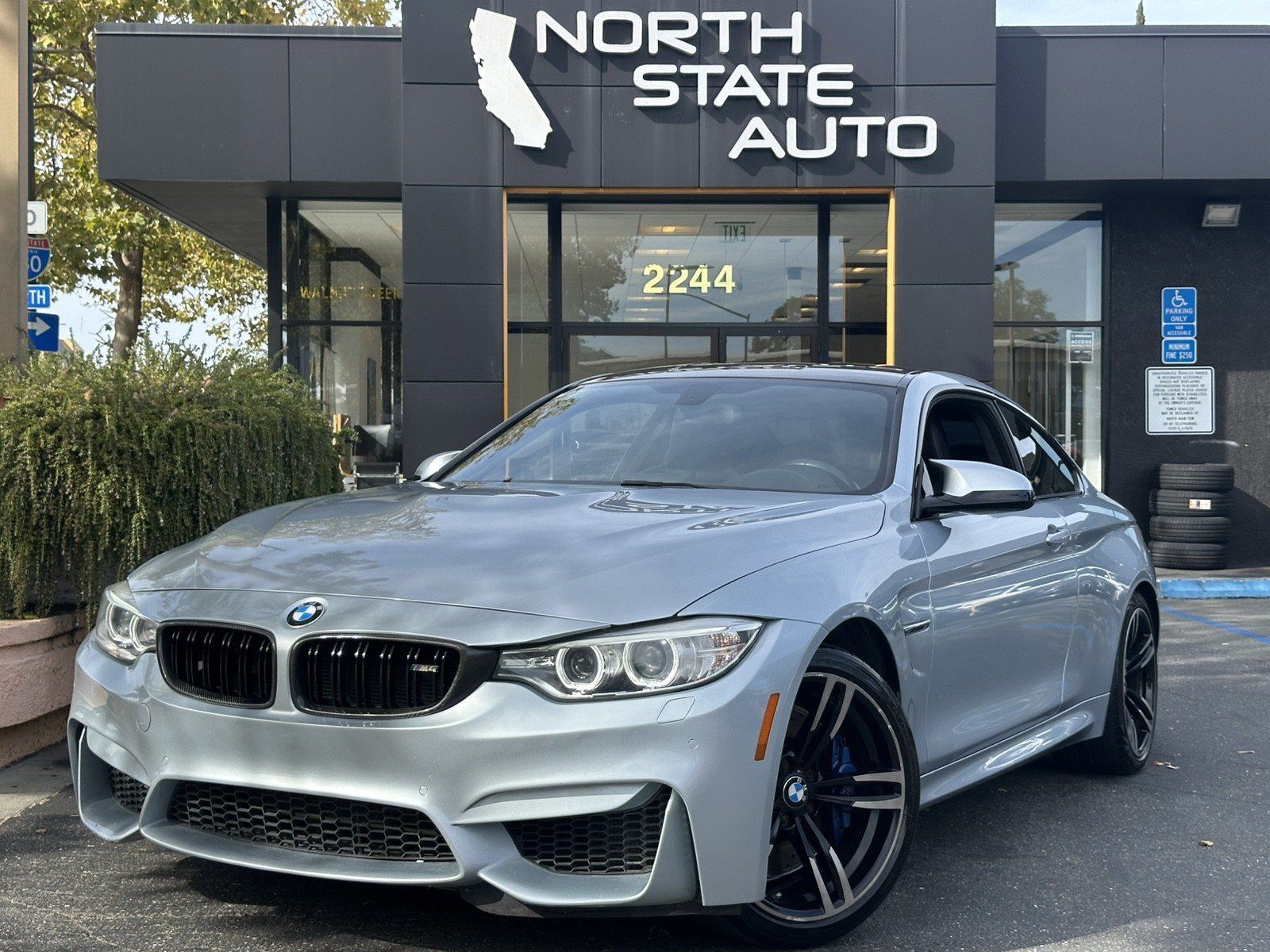 Used 2015 BMW M4 Coupe RWD image 2