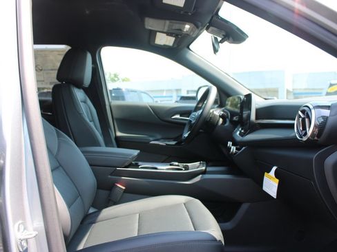 New 2027 Chevrolet Equinox LT w/ Convenience Package II AWD/4WD image 29