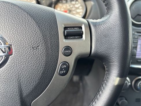 Used 2011 Nissan Rogue SV w/ SL Pkg image 26