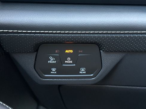 New 2026 Volkswagen Atlas SE FWD image 24
