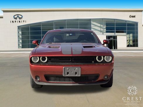 Used 2019 Dodge Challenger SXT w/ Blacktop Package image 7