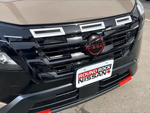 Certified 2025 Nissan Rogue SV image 29