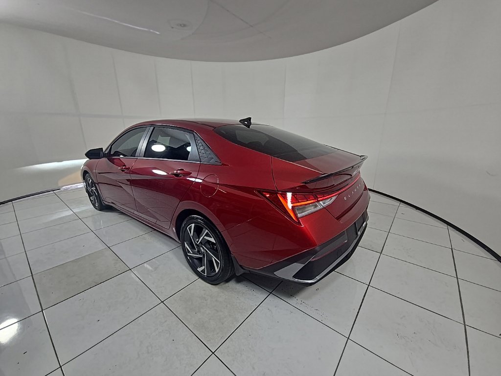 Certified 2025 Hyundai Elantra SEL FWD image 7