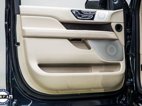Used 2021 Lincoln Navigator Reserve w/ Luxury Package image 30