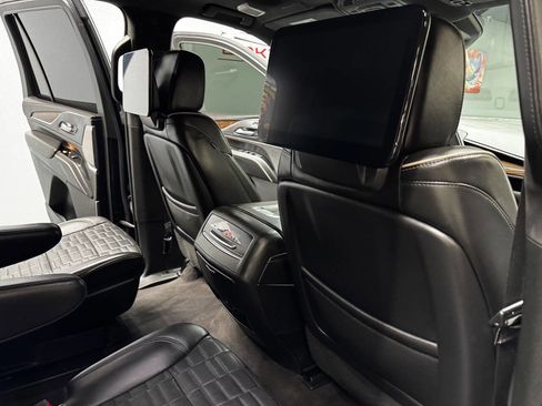 Used 2022 Cadillac Escalade Sport Platinum w/ Heavy-Duty Trailer Package image 49