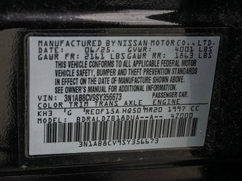 Used 2025 Nissan Sentra SV FWD image 33
