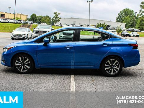 Used 2024 Nissan Versa SV FWD image 5