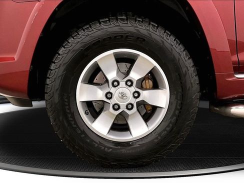 Used 2010 Toyota 4Runner Trail AWD/4WD image 32