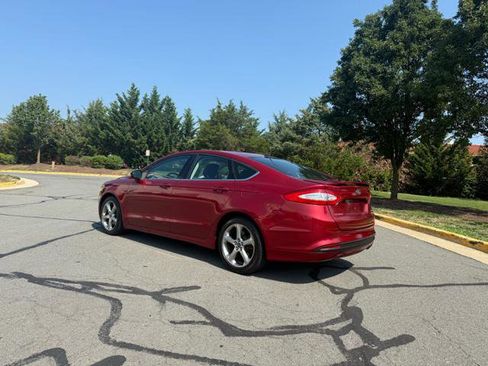 Used 2013 Ford Fusion SE image 3