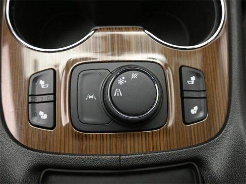 Used 2023 GMC Acadia SLE w/ Driver Convenience Package image 21