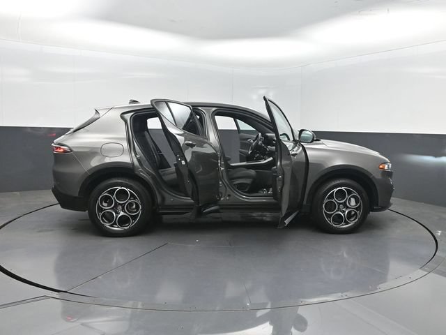 Used 2024 Alfa Romeo Tonale Ti AWD/4WD image 36
