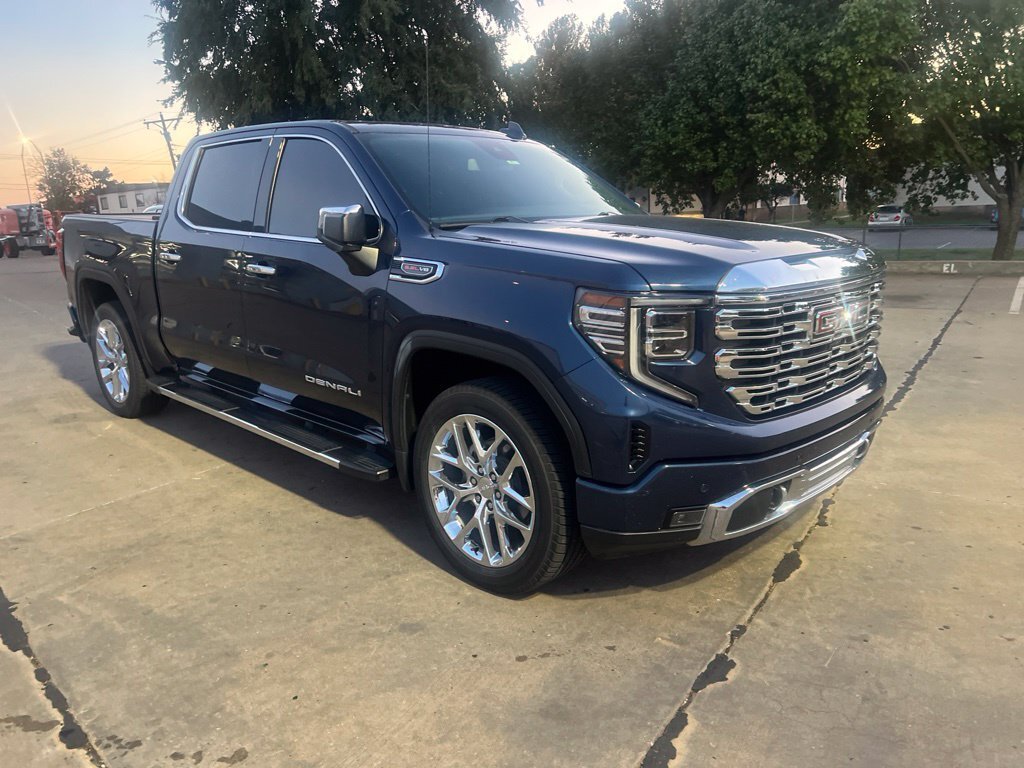 Used 2023 GMC Sierra 1500 Denali AWD/4WD image 4