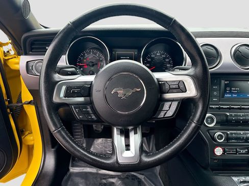 Used 2017 Ford Mustang GT RWD image 11