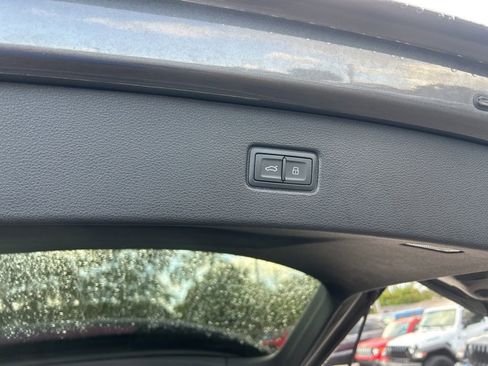 Used 2025 Audi Q7 3.0T Premium Plus image 33