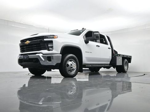 Used 2024 Chevrolet Silverado 3500 W/T image 34
