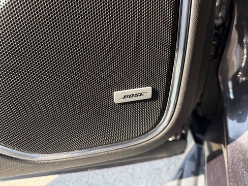 Used 2018 Chevrolet Suburban LT image 18