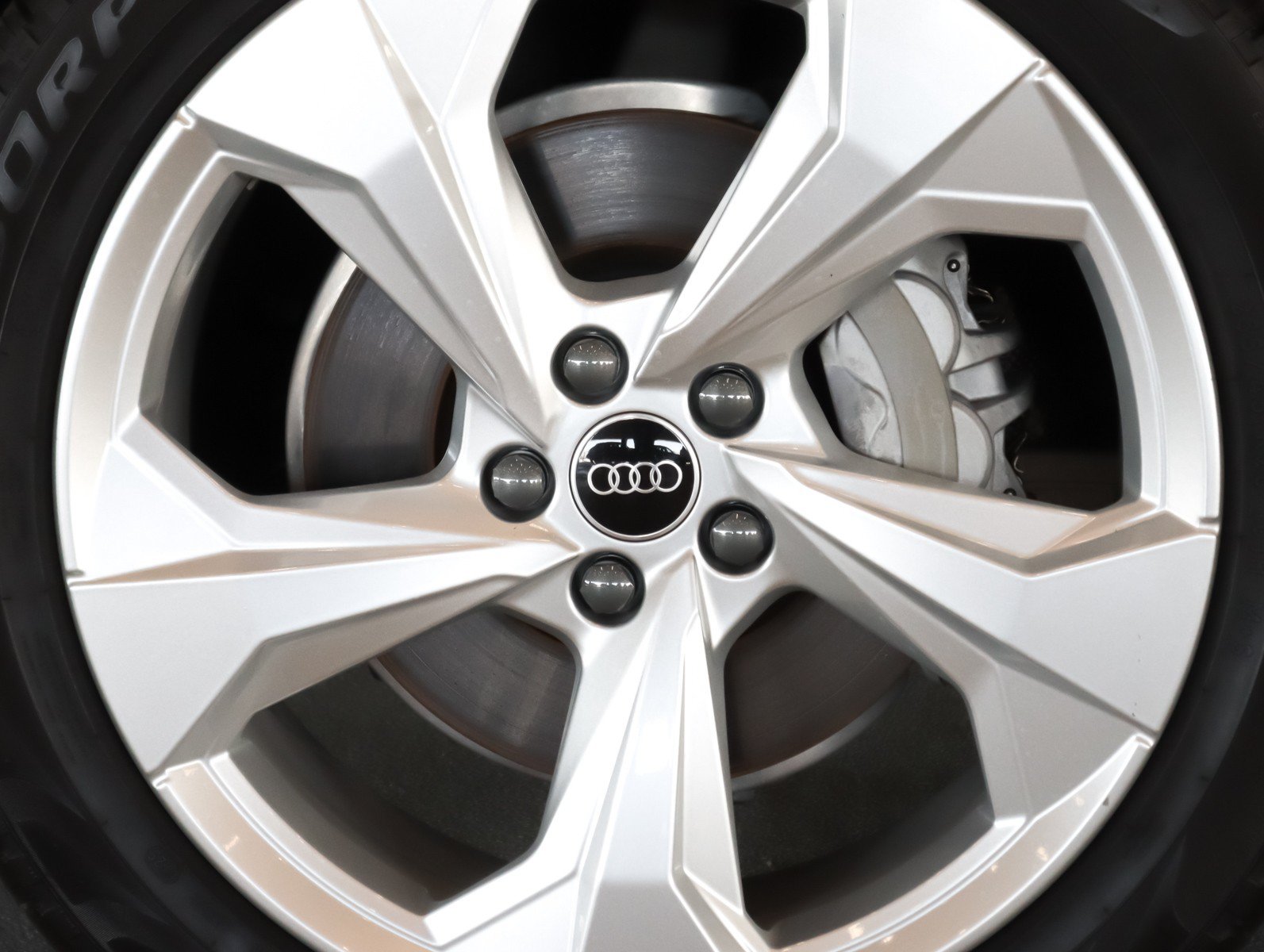 Used 2025 Audi Q5 2.0T Premium Plus w/ Premium Plus Package AWD/4WD image 7