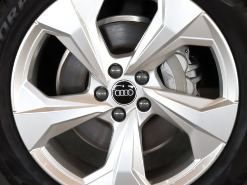 Used 2025 Audi Q5 2.0T Premium Plus w/ Premium Plus Package AWD/4WD image 7