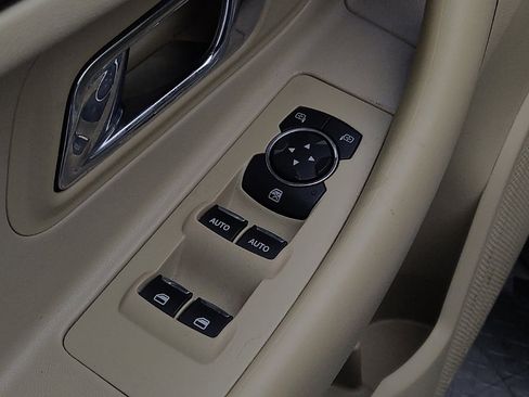 Used 2016 Ford Taurus Limited FWD image 27