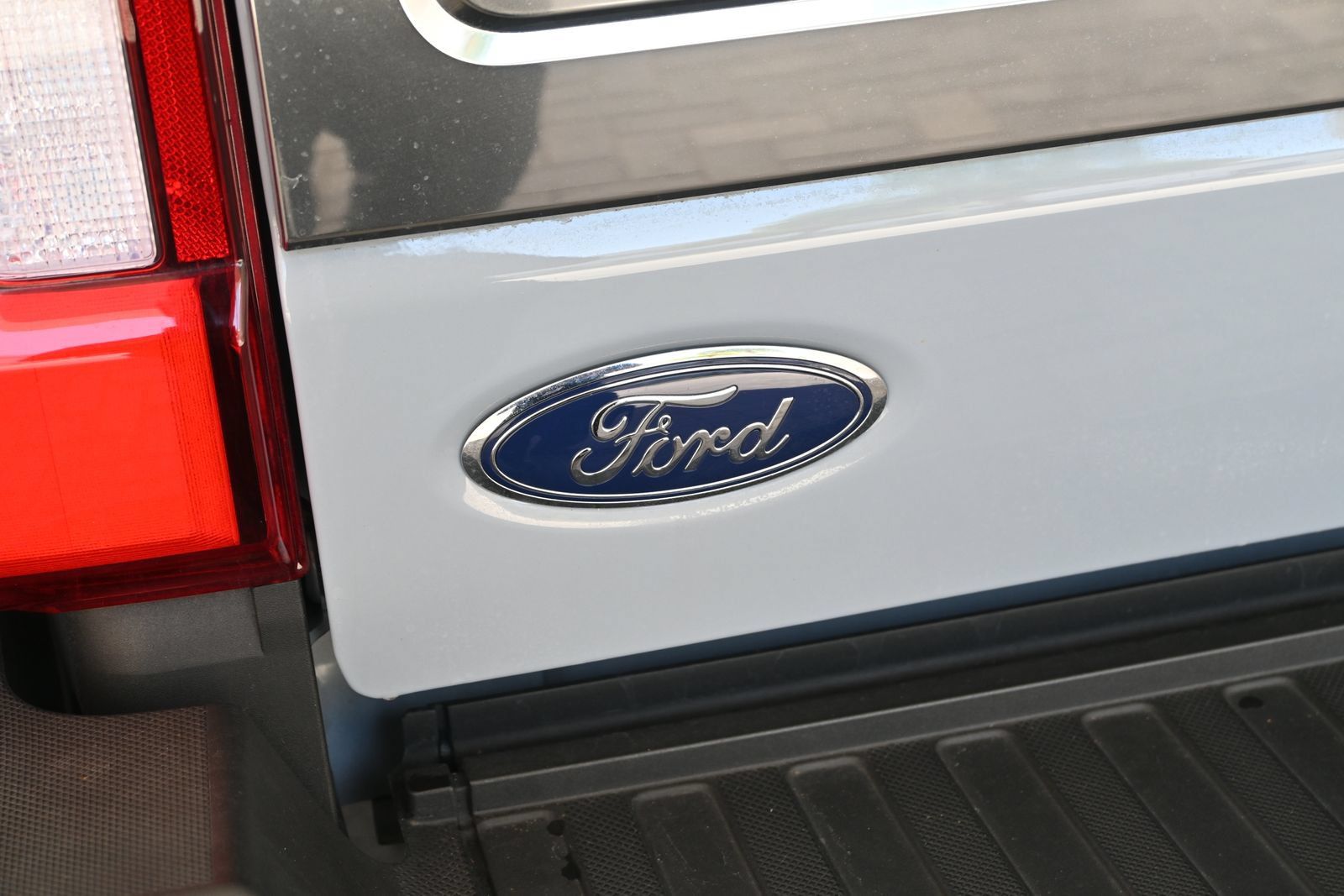Used 2024 Ford F350 Limited w/ FX4 Off-Road Package AWD/4WD image 38