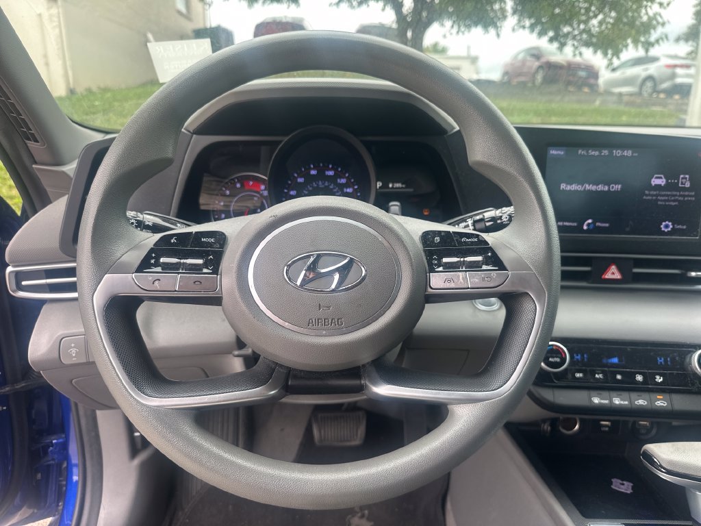 Used 2023 Hyundai Elantra SEL w/ Preferred Accessory Package FWD image 14