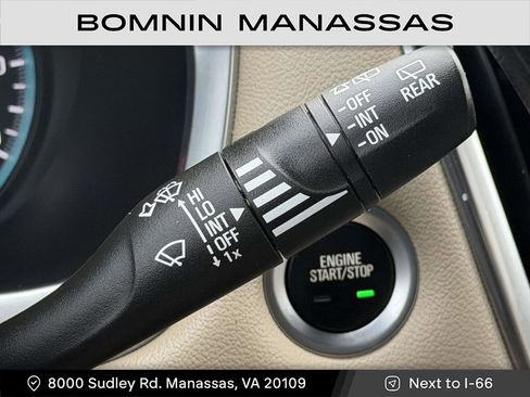 Used 2022 Chevrolet Traverse LS image 21