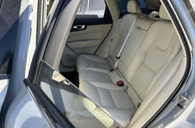 Used 2024 Volvo XC60 B5 Core w/ Climate Package AWD/4WD image 3