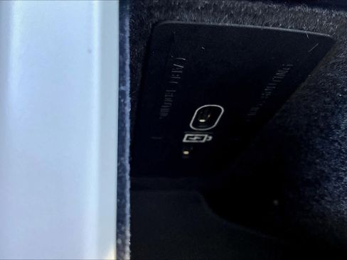 Used 2024 Volvo V60 B5 Cross Country Plus image 36