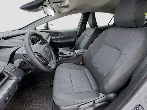 Used 2024 Toyota Prius LE FWD image 13