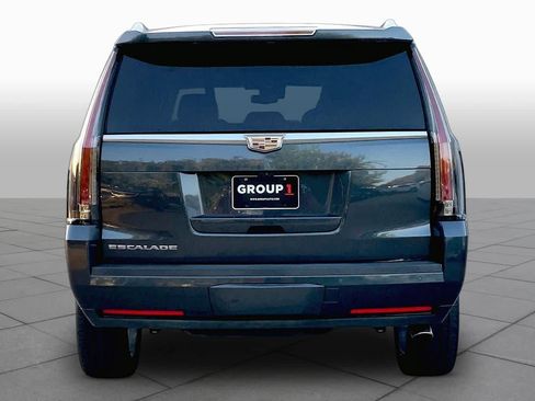Used 2020 Cadillac Escalade Premium Luxury RWD image 5