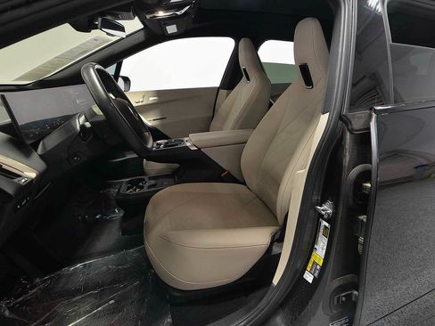 Used 2024 BMW iX xDrive50 w/ Sport Package AWD/4WD image 8