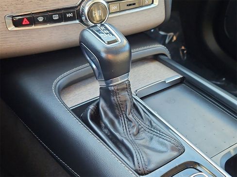 Used 2022 Volvo XC90 T6 Inscription w/ Advanced Package image 32