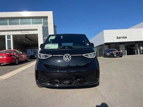 New 2025 Volkswagen ID. Buzz Pro S RWD image 2