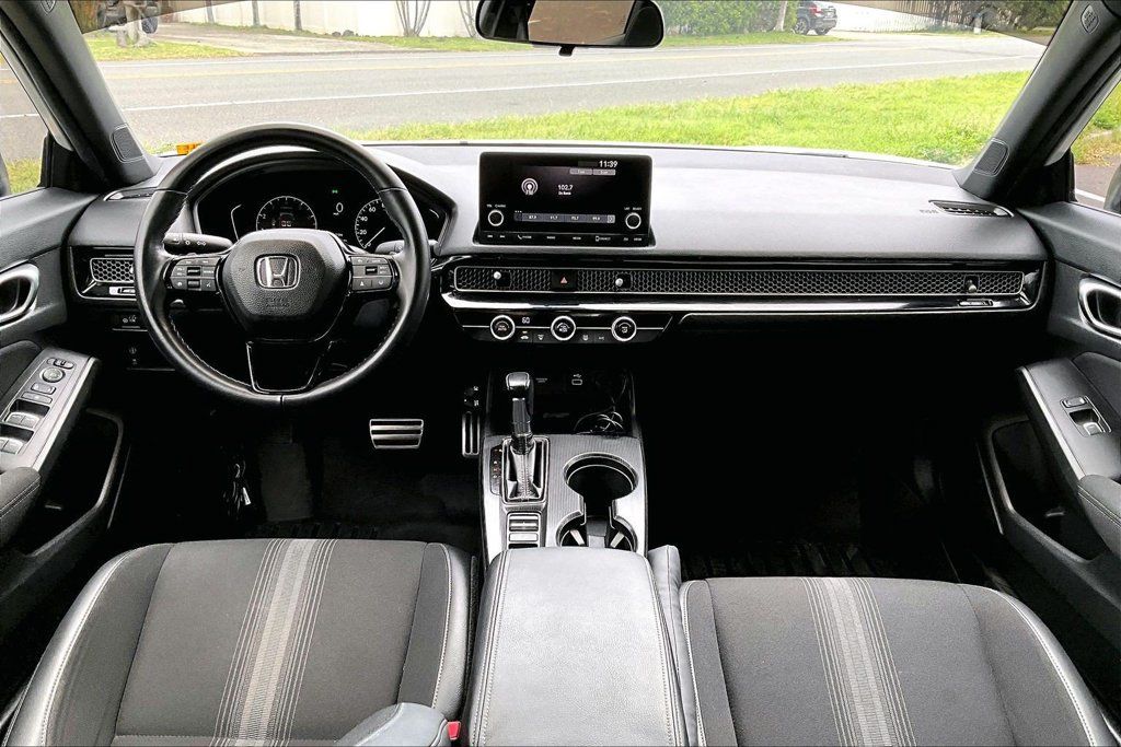 Used 2023 Honda Civic Sport image 15