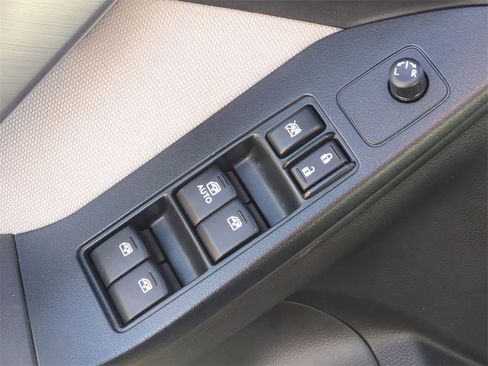 Used 2015 Subaru Forester 2.5i Premium image 12