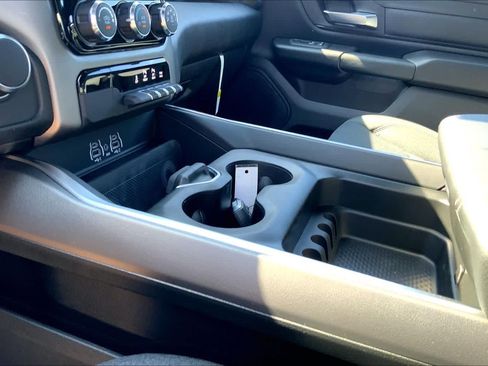 New 2026 RAM 1500 Express AWD/4WD image 7