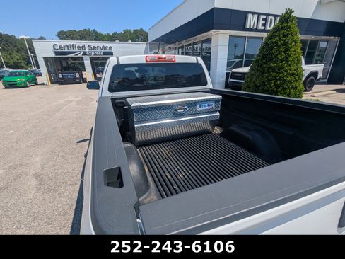 Used 2015 Chevrolet Colorado LT w/ LT Convenience Package RWD image 8