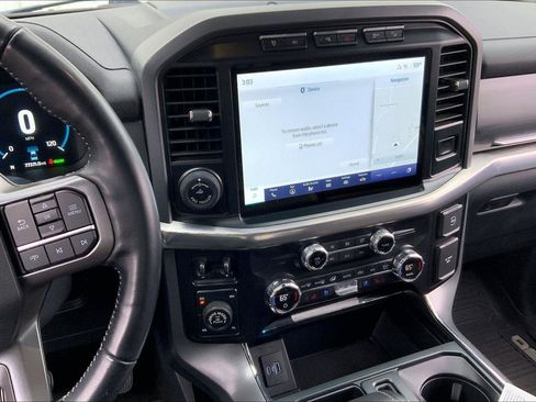 Used 2021 Ford F150 Lariat image 6