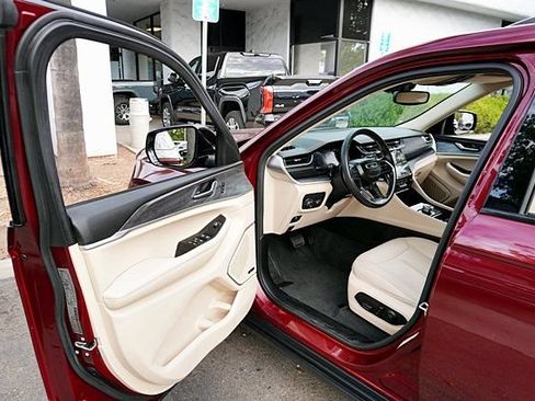Used 2021 Jeep Grand Cherokee L Limited w/ Trailer Tow Package AWD/4WD image 51