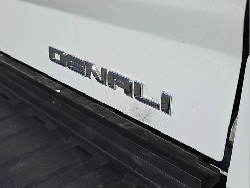 Used 2019 GMC Sierra 2500 Denali w/ Duramax Plus Package image 8