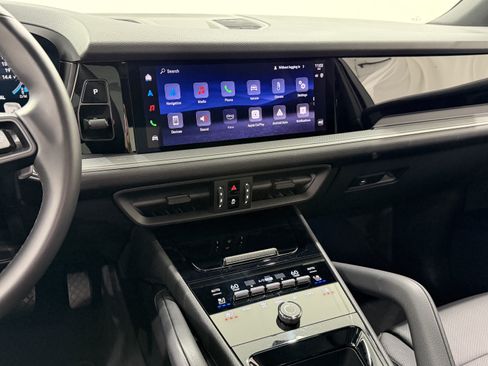 Certified 2026 Porsche Cayenne AWD/4WD image 35