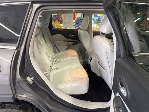 Used 2019 Jeep Cherokee Limited image 53