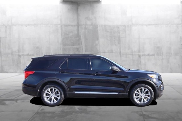 Used 2020 Ford Explorer XLT w/ Equipment Group 202A AWD/4WD image 5